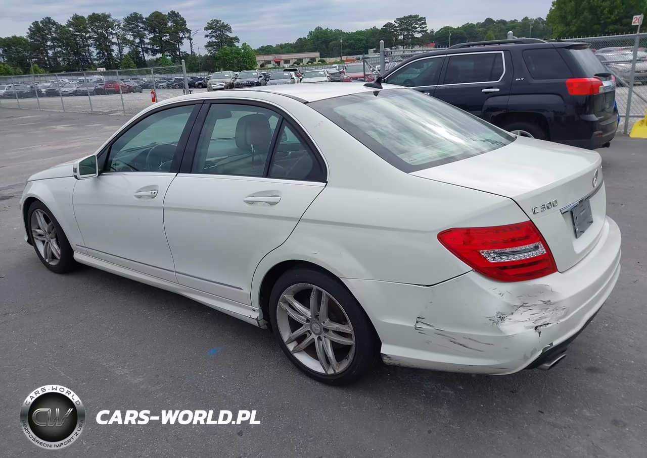 2012 Mercedes-Benz C 300 Sport 4Matic VIN:WDDGF8BB2CA647255 - 3