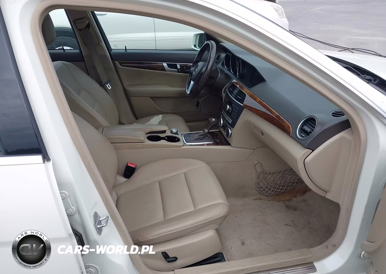 2012 Mercedes-Benz C 300 Sport 4Matic VIN:WDDGF8BB2CA647255 - 5