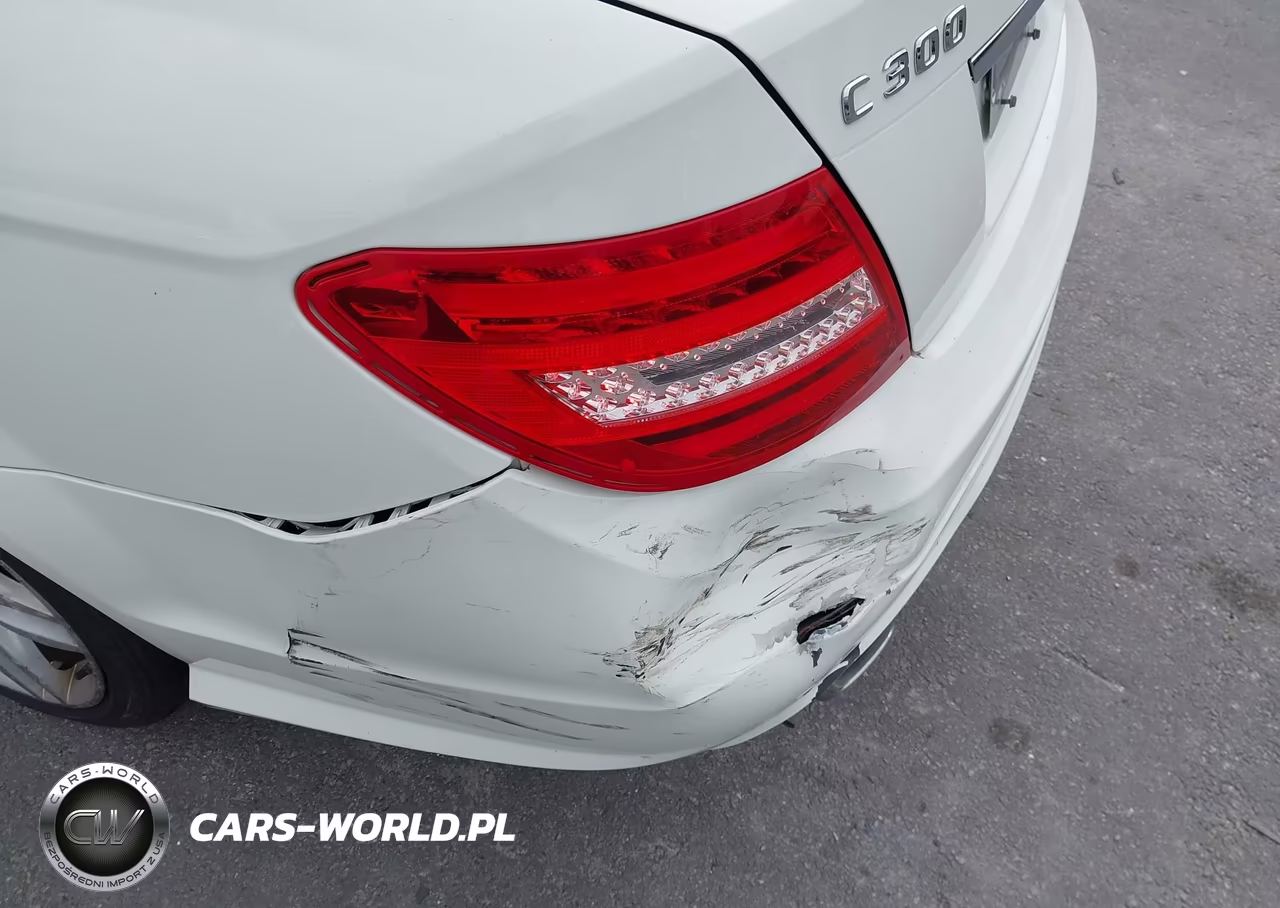 2012 Mercedes-Benz C 300 Sport 4Matic VIN:WDDGF8BB2CA647255 - 6