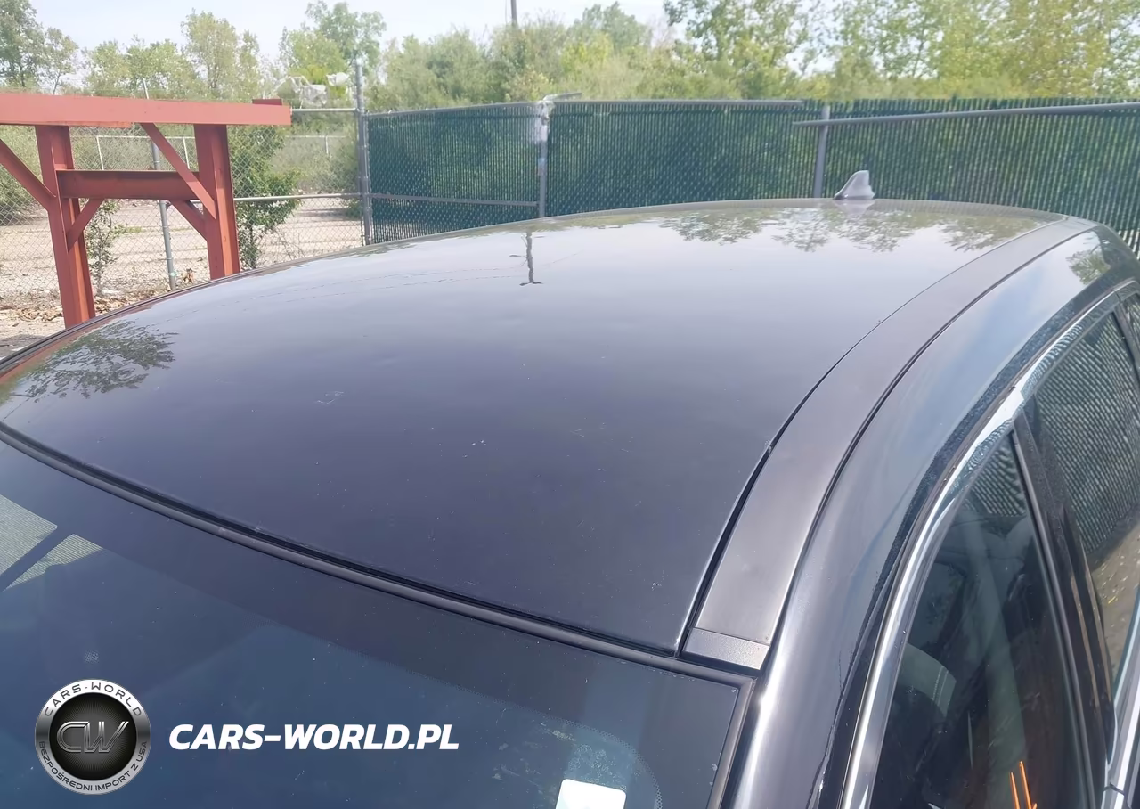 2018 Nissan Rogue S VIN:KNMAT2MV8JP595248 - 17