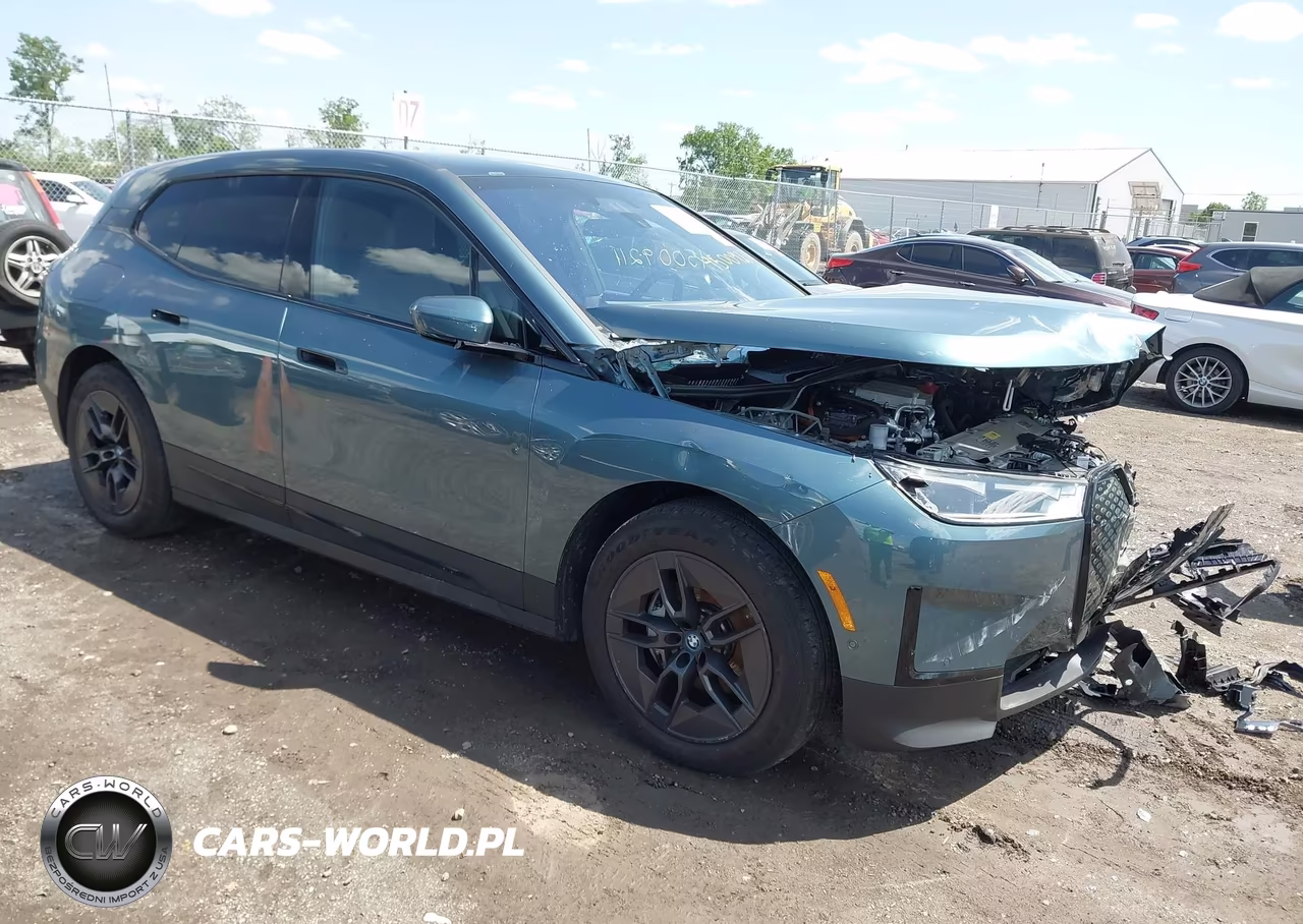 2025 BMW Ix xDrive50 – zdjęcie 1 z 23