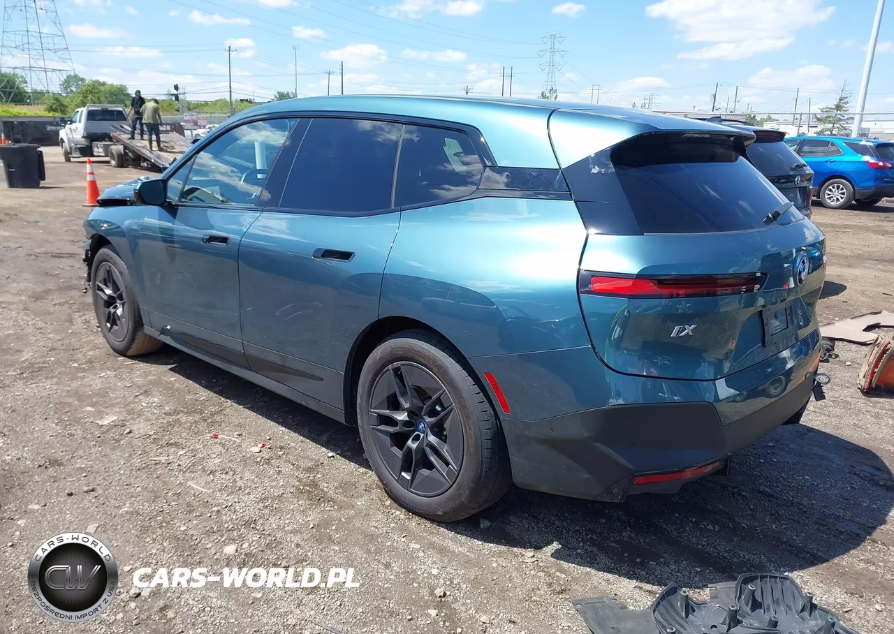 2025 BMW Ix xDrive50 VIN:WB523CF03SCU09700 - 3