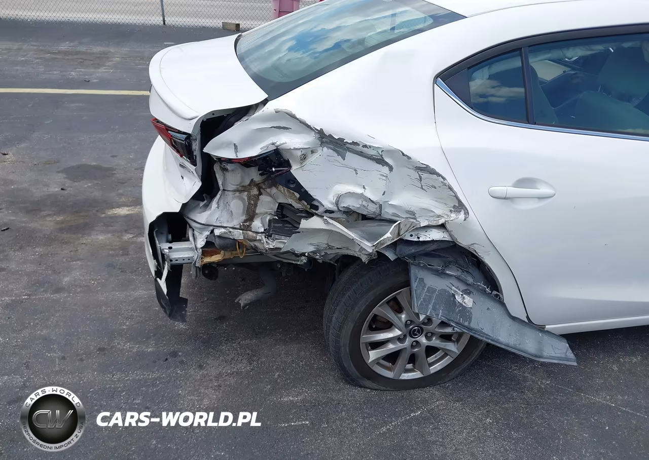 2015 Mazda Mazda3 I Touring VIN:3MZBM1V77FM225186 - 6
