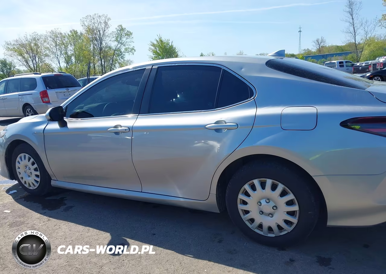 2021 Toyota Camry Le VIN:4T1C11AK7MU561368 - 14