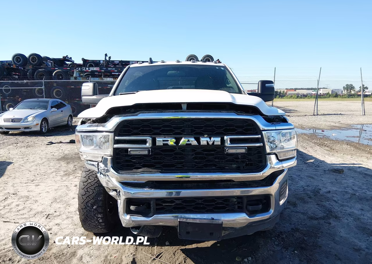 2024 Ram 2500 Tradesman 4X4 8' Box VIN:3C6UR5HLXRG127499 - 13