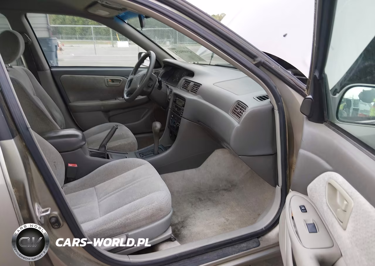 2000 Toyota Camry Le VIN:4T1BG22K4YU677468 - 5