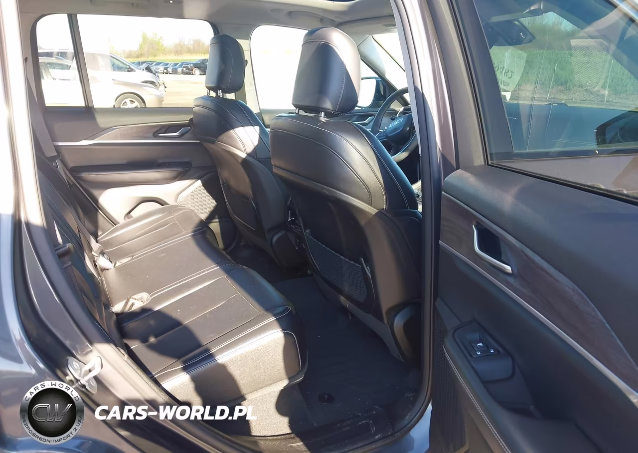 2024 Jeep Grand Cherokee Limited 4X4 VIN:1C4RJHBG4RC679814 - 8