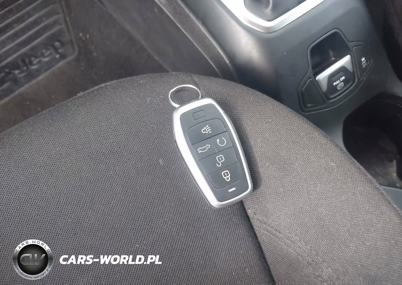 2020 Jeep Renegade Sport VIN:ZACNJAABXLPL35920 - 11
