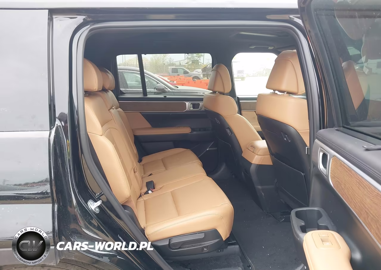 2025 Hyundai Santa Fe Hybrid Limited VIN:5NMP3DG12SH048565 - 8