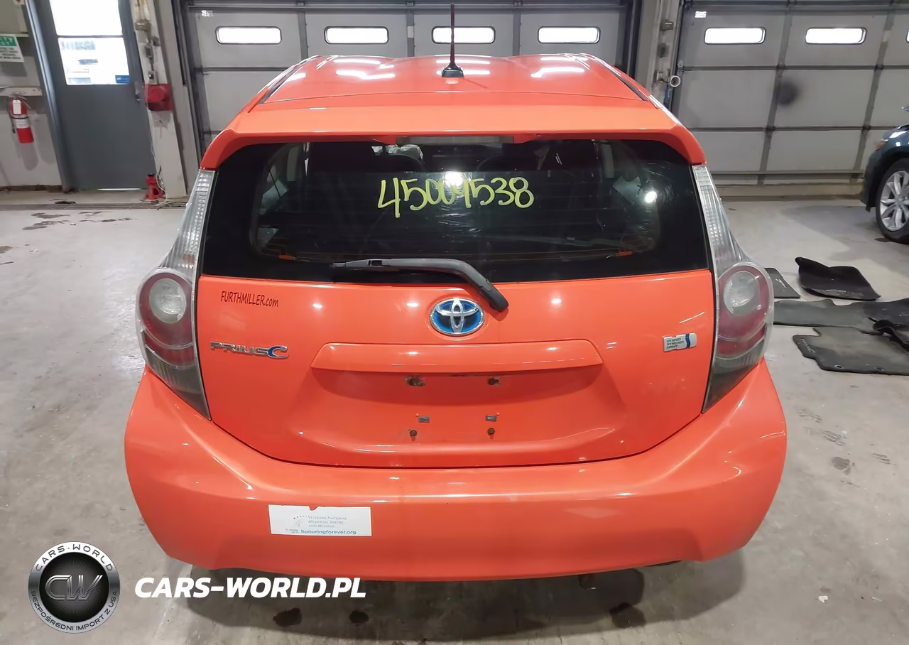 2013 Toyota Prius C Three VIN:JTDKDTB34D1033847 - 17