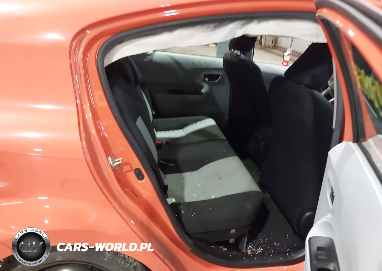 2013 Toyota Prius C Three VIN:JTDKDTB34D1033847 - 8