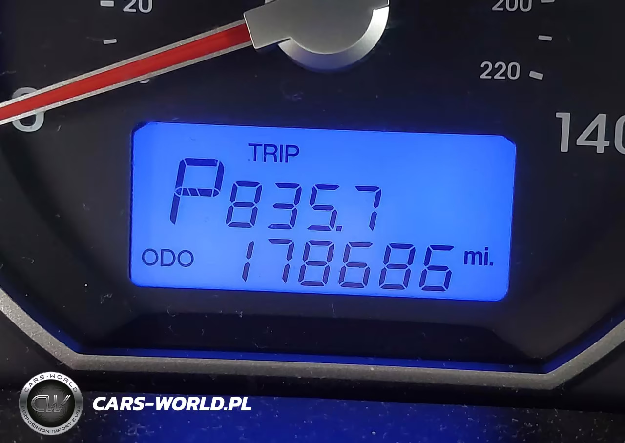 2011 Hyundai Santa Fe Limited V6 VIN:5XYZKDAG2BG052229 - 7