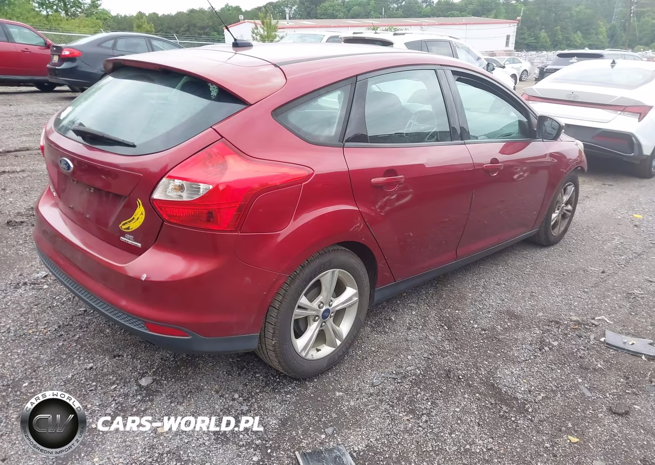 2014 Ford Focus Se VIN:1FADP3K22EL302334 - 4