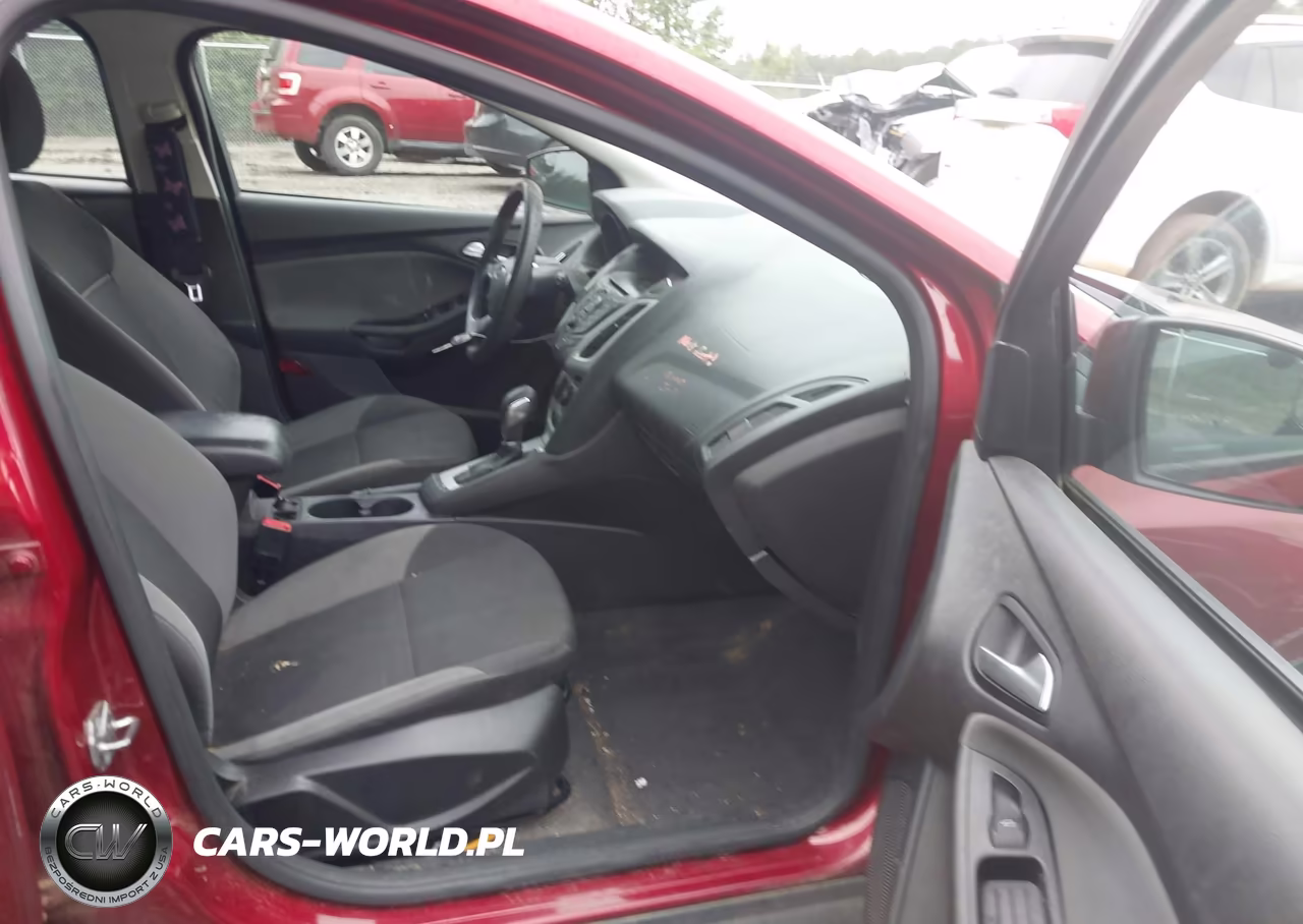 2014 Ford Focus Se VIN:1FADP3K22EL302334 - 5
