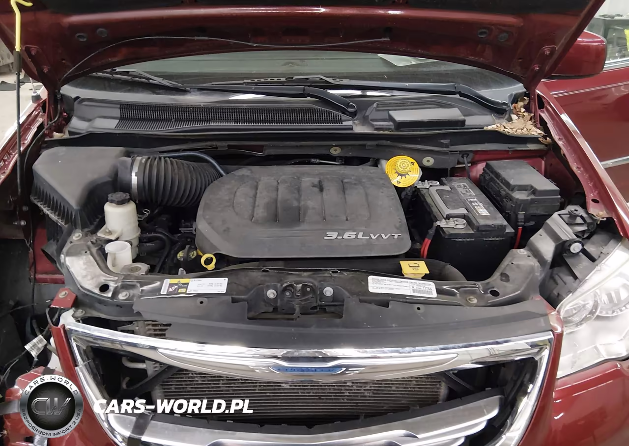 2015 Chrysler Town & Country Touring VIN:2C4RC1BG2FR560549 - 10