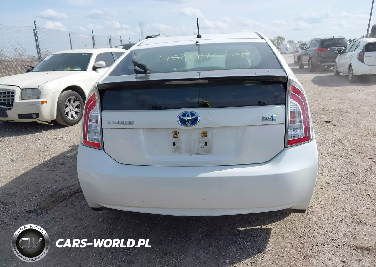 2013 Toyota Prius Two VIN:JTDKN3DU8D5694048 - 16