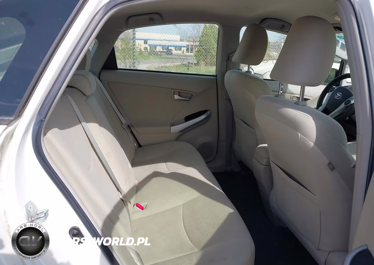2013 Toyota Prius Two VIN:JTDKN3DU8D5694048 - 8