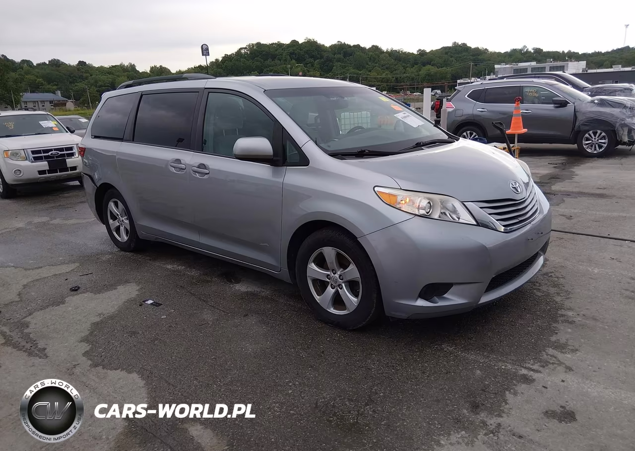 2017 Toyota Sienna Le 8 Passenger