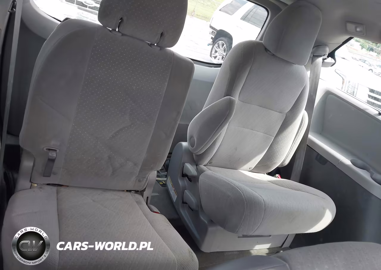 2017 Toyota Sienna Le 8 Passenger VIN:5TDKZ3DC8HS846339 - 19