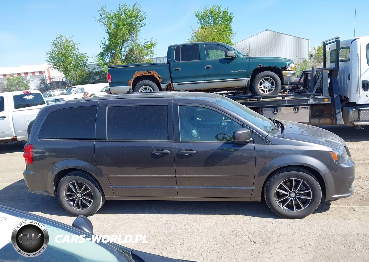 2017 Dodge Grand Caravan Gt VIN:2C4RDGEG8HR693475 - 13