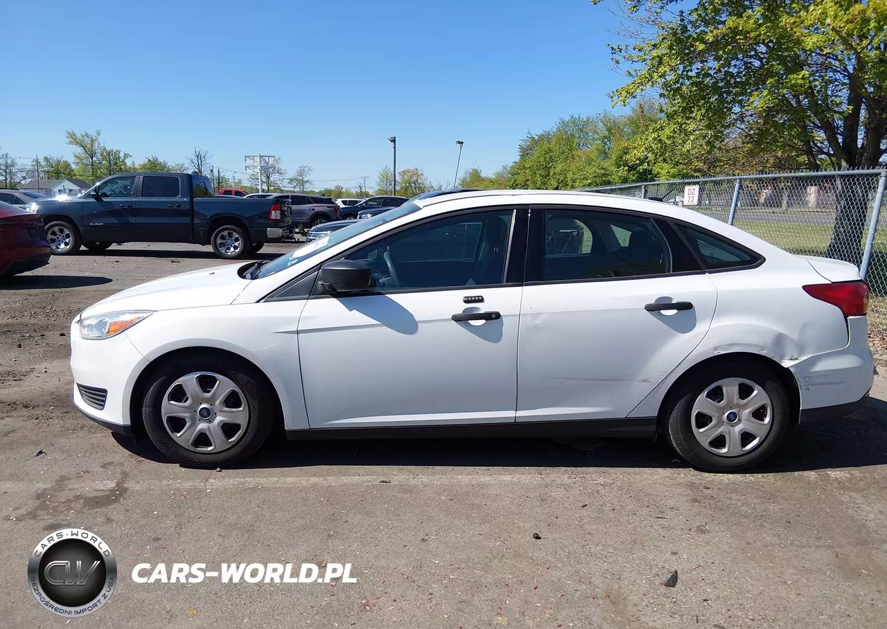 2016 Ford Focus S VIN:1FADP3E22GL206847 - 14