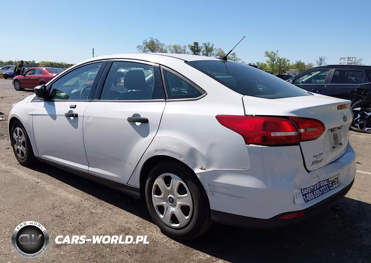 2016 Ford Focus S VIN:1FADP3E22GL206847 - 6