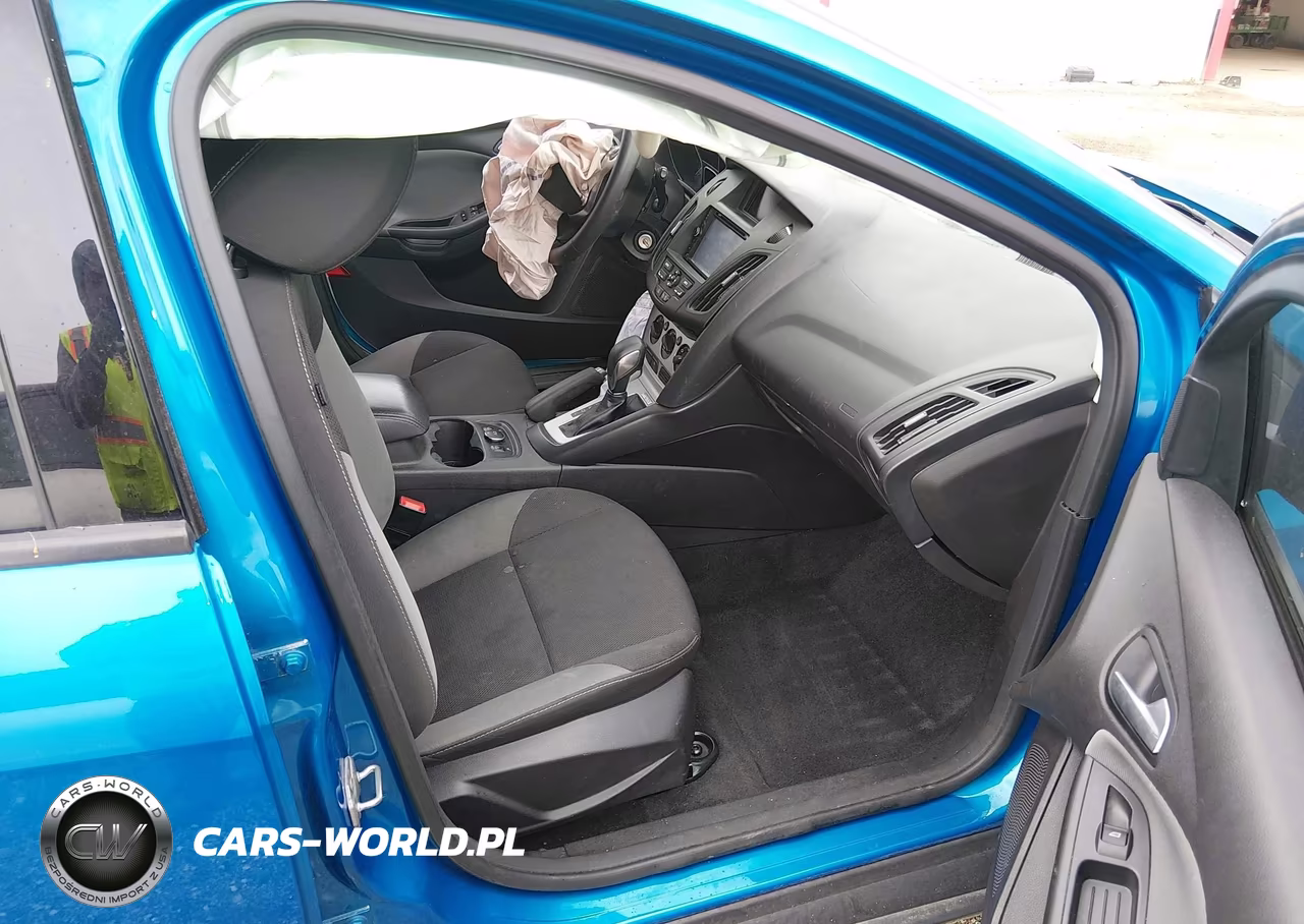 2014 Ford Focus Se VIN:1FADP3K27EL184099 - 5