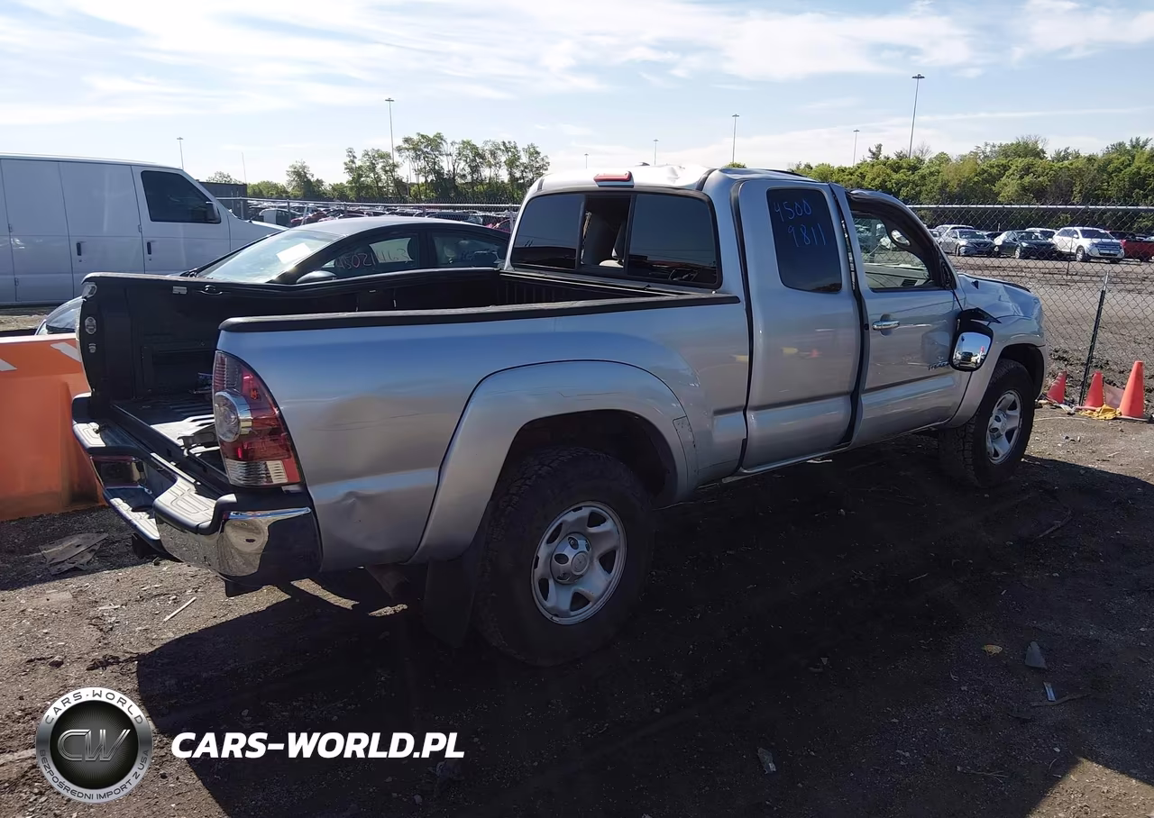 2010 Toyota Tacoma Prerunner VIN:5TETX4GN8AZ675453 - 4