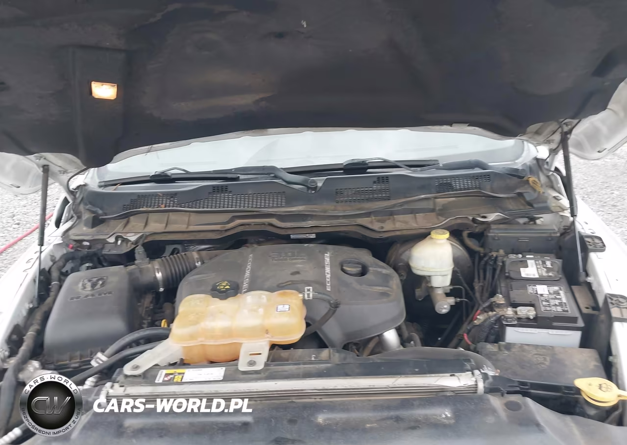 2015 Ram 1500 Laramie VIN:1C6RR7NM5FS562935 - 10