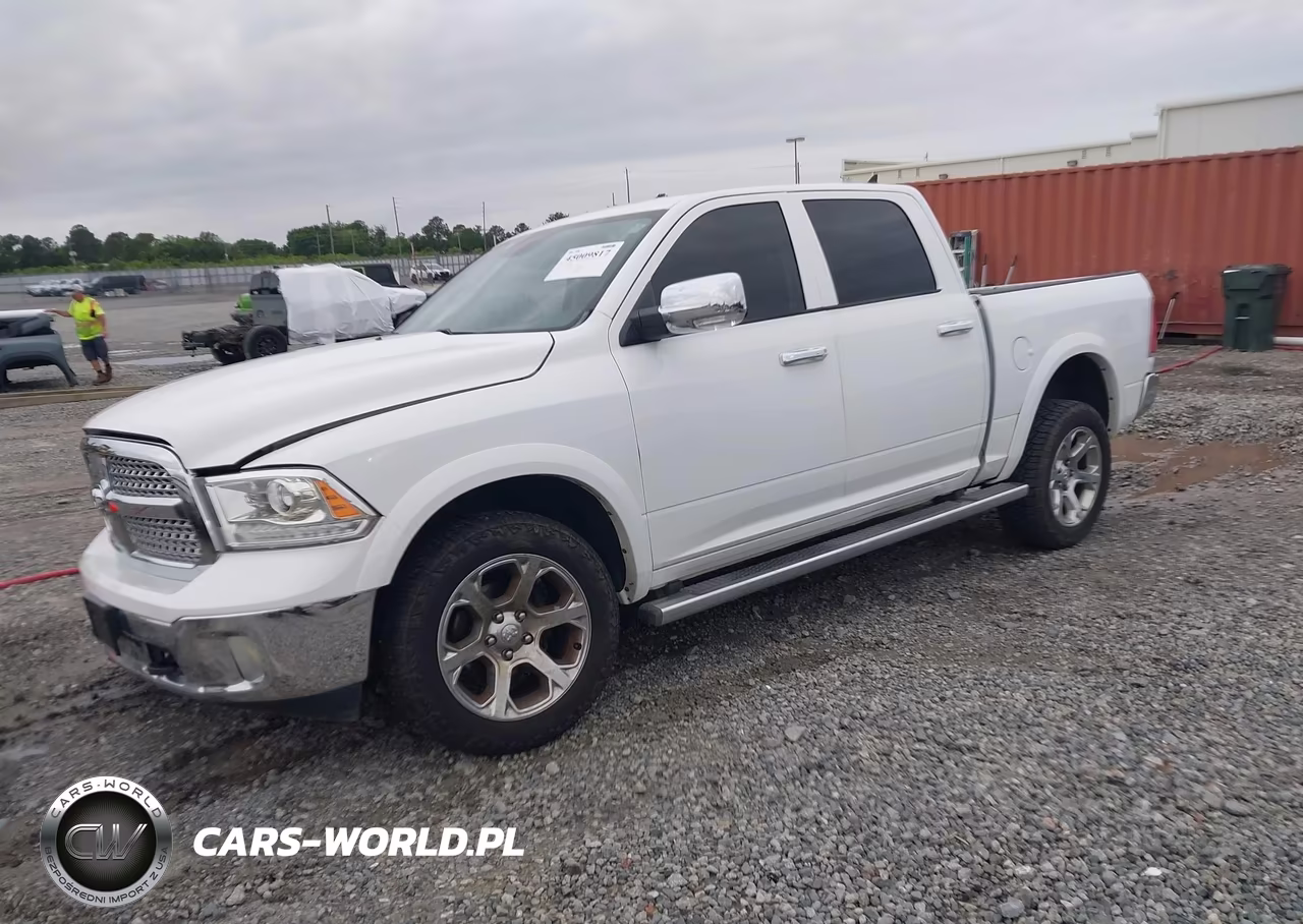 2015 Ram 1500 Laramie VIN:1C6RR7NM5FS562935 - 2