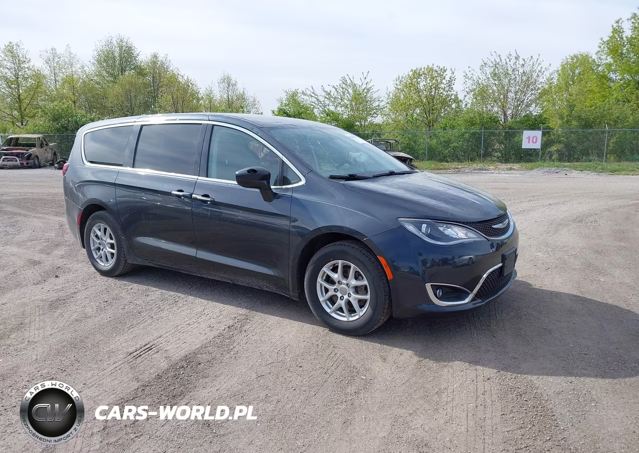 2020 Chrysler Pacifica Touring – zdjęcie 1 z 17