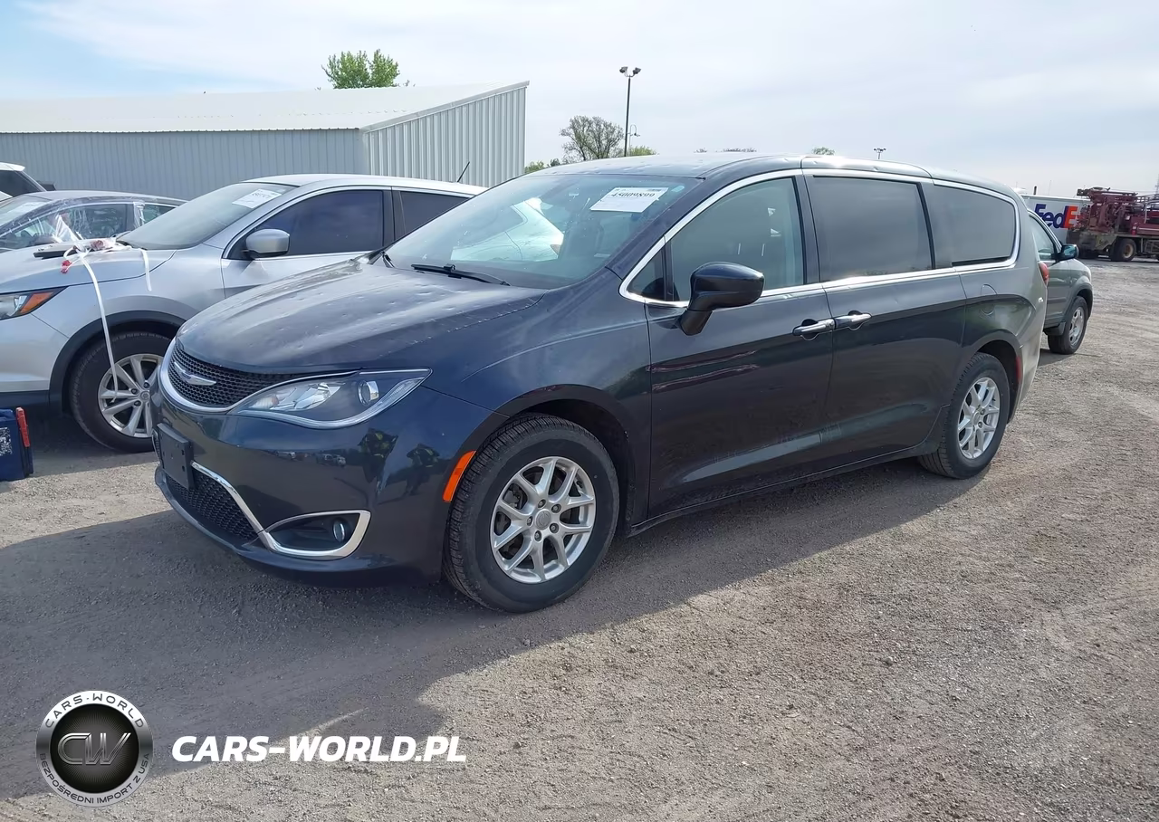 2020 Chrysler Pacifica Touring VIN:2C4RC1FG7LR216995 - 2