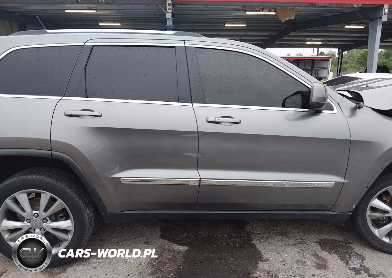 2013 Jeep Grand Cherokee Laredo VIN:1C4RJEAG6DC610437 - 14