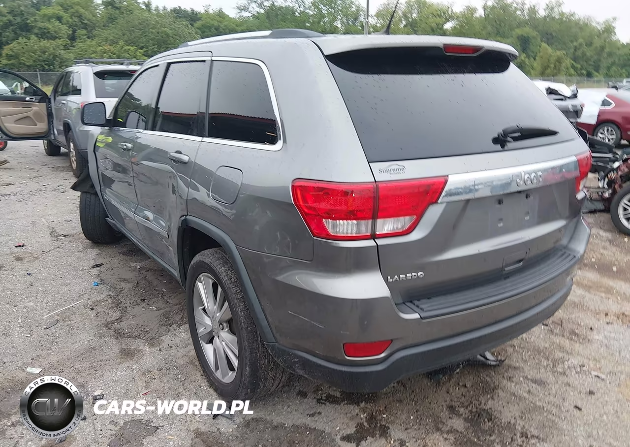 2013 Jeep Grand Cherokee Laredo VIN:1C4RJEAG6DC610437 - 3