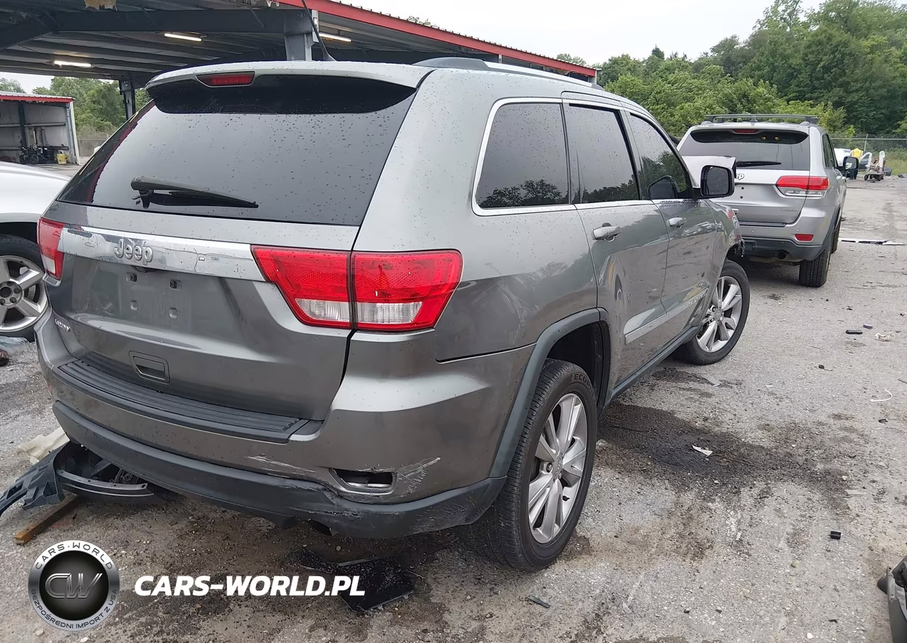 2013 Jeep Grand Cherokee Laredo VIN:1C4RJEAG6DC610437 - 4