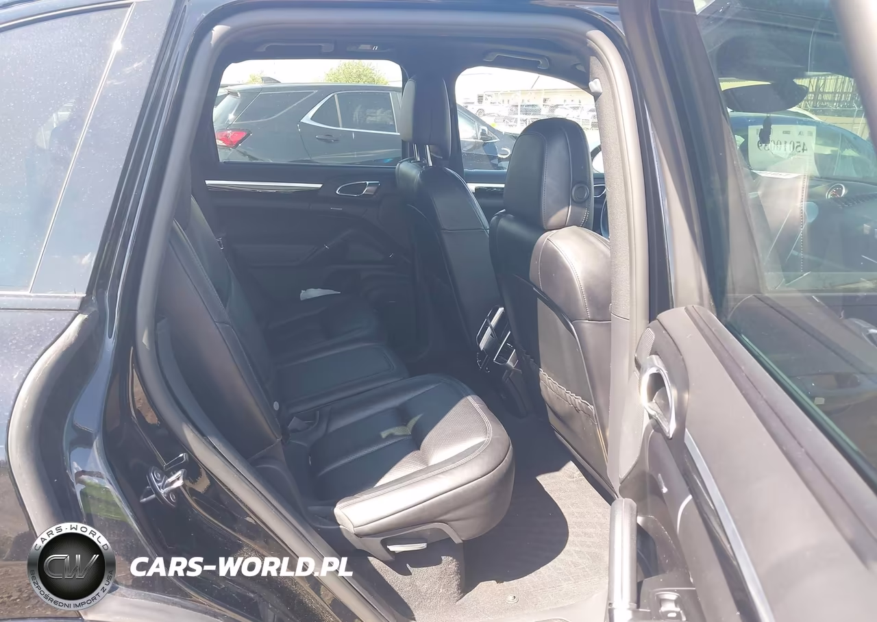 2017 Porsche Cayenne Platinum Edition VIN:WP1AA2A20HKA81576 - 8