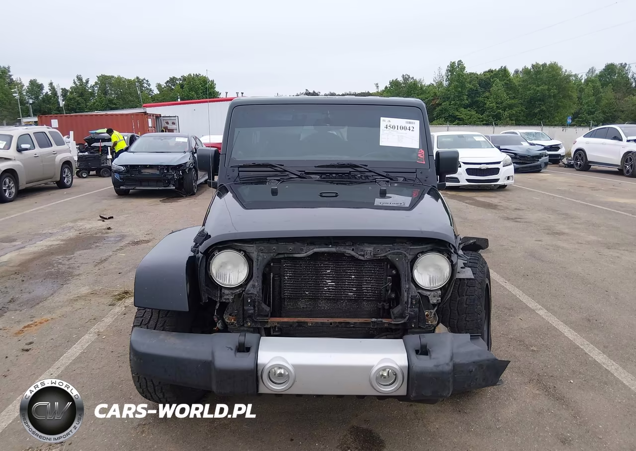 2013 Jeep Wrangler Unlimited Sahara VIN:1C4BJWEG7DL526354 - 13