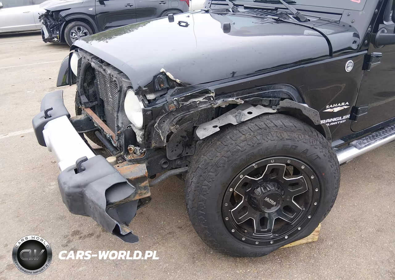 2013 Jeep Wrangler Unlimited Sahara VIN:1C4BJWEG7DL526354 - 6