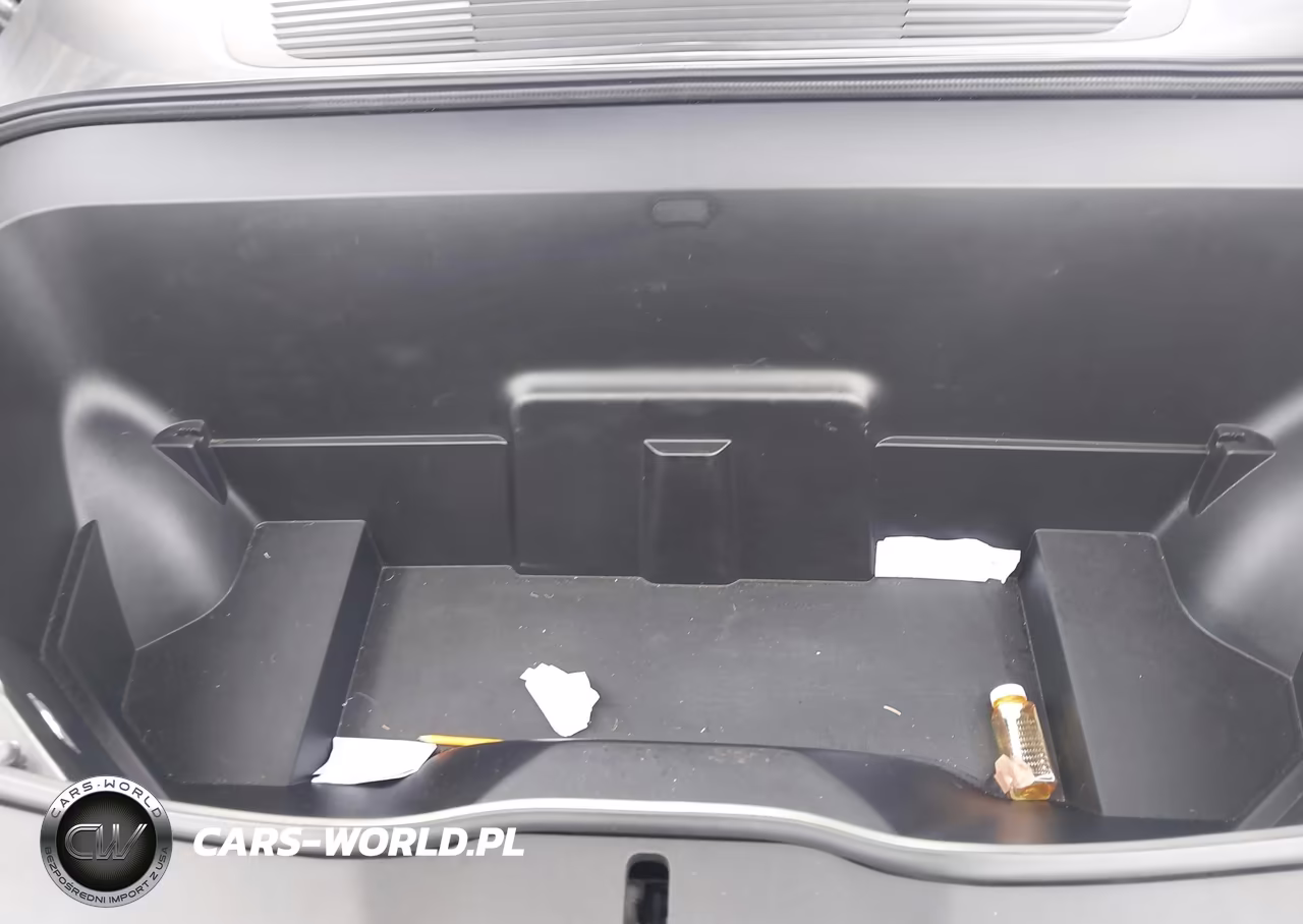 2023 Rivian R1S Launch Edition VIN:7PDSGABL7PN007583 - 10