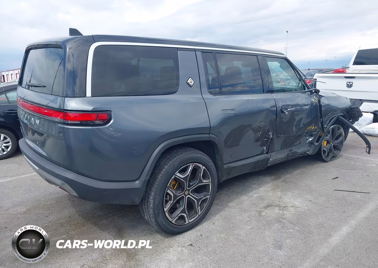 2023 Rivian R1S Launch Edition VIN:7PDSGABL7PN007583 - 4