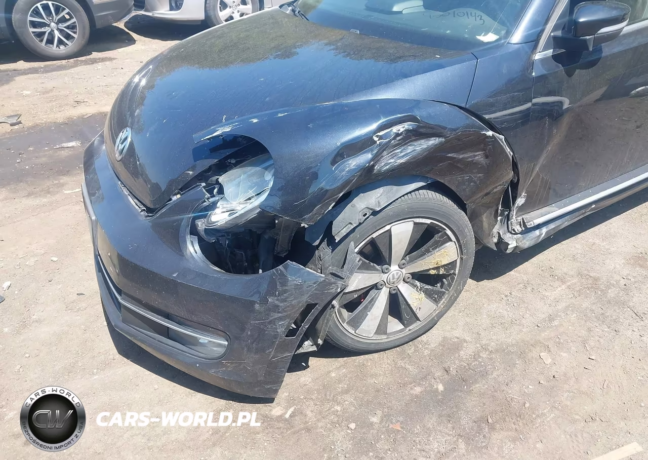 2013 Volkswagen Beetle Turbo VIN:3VW8A7ATXDM811337 - 6