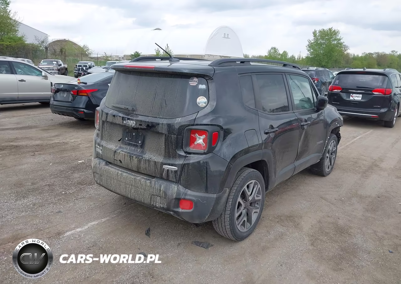 2017 Jeep Renegade Latitude 4X4 VIN:ZACCJBBBXHPG09753 - 4
