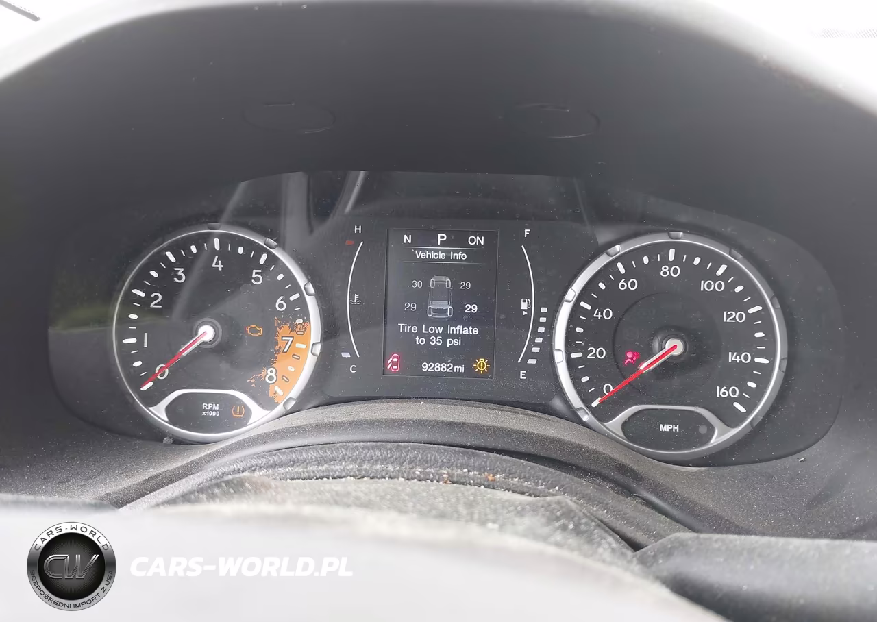 2017 Jeep Renegade Latitude 4X4 VIN:ZACCJBBBXHPG09753 - 7