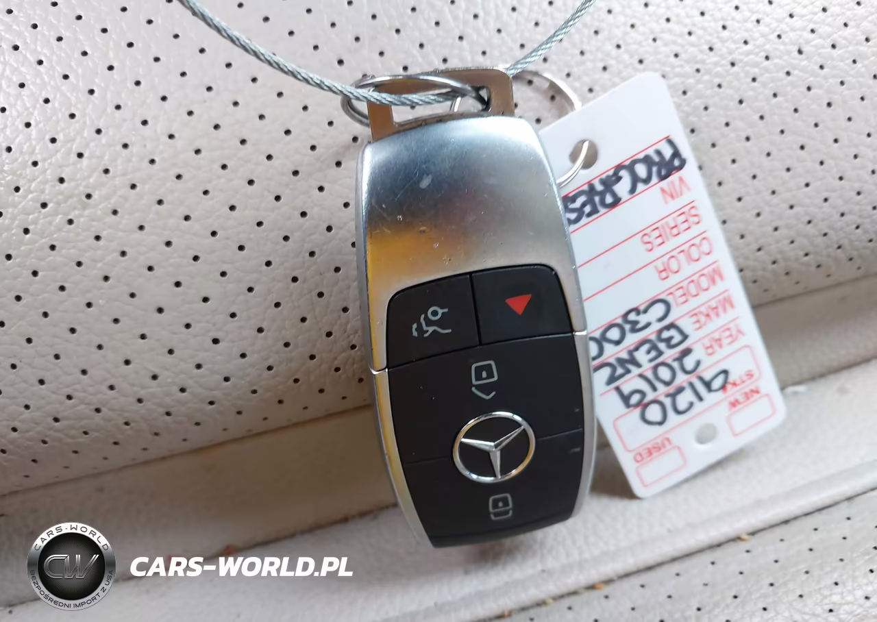 2019 Mercedes-Benz C 300 VIN:55SWF8DB4KU306043 - 11