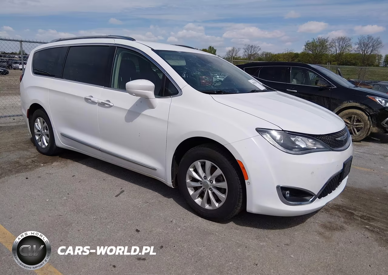 2018 Chrysler Pacifica Touring L Plus