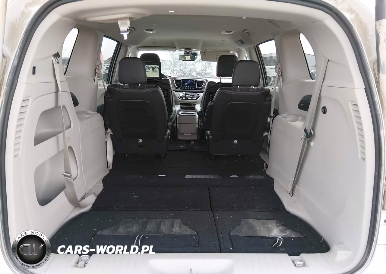 2018 Chrysler Pacifica Touring L Plus VIN:2C4RC1EG2JR139113 - 17
