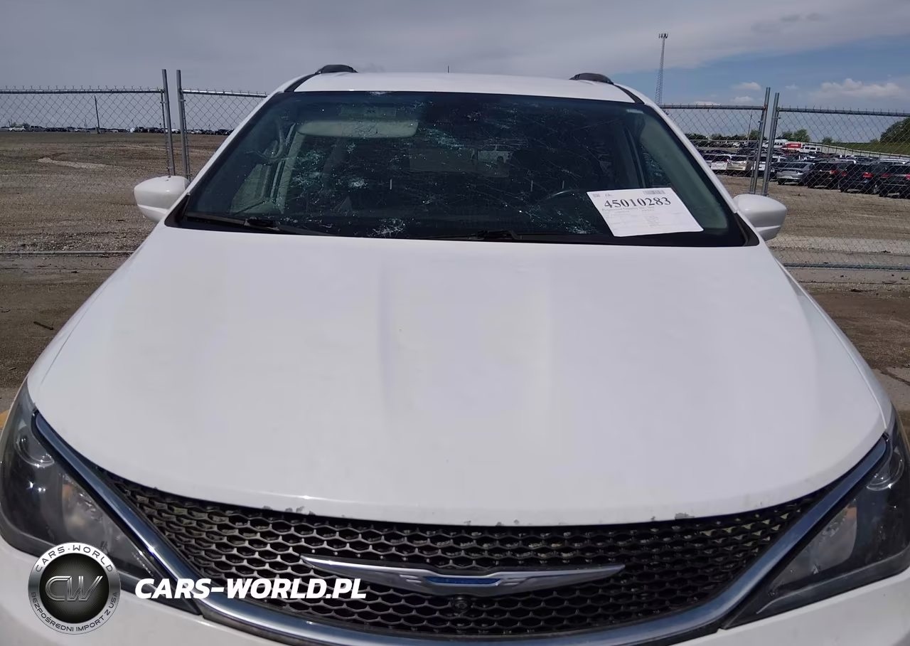 2018 Chrysler Pacifica Touring L Plus VIN:2C4RC1EG2JR139113 - 6