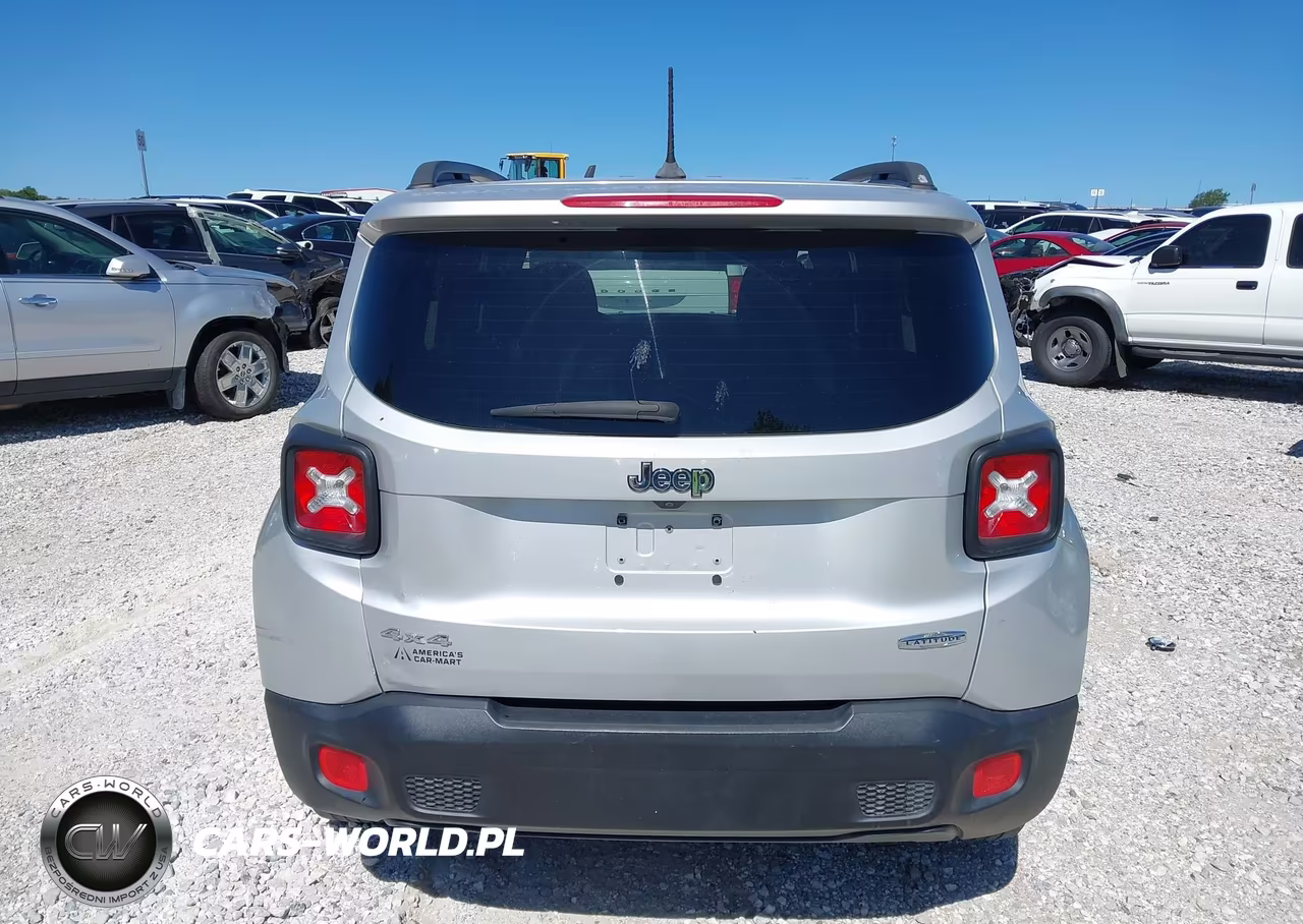 2017 Jeep Renegade Latitude 4X4 VIN:ZACCJBBB0HPF96334 - 16