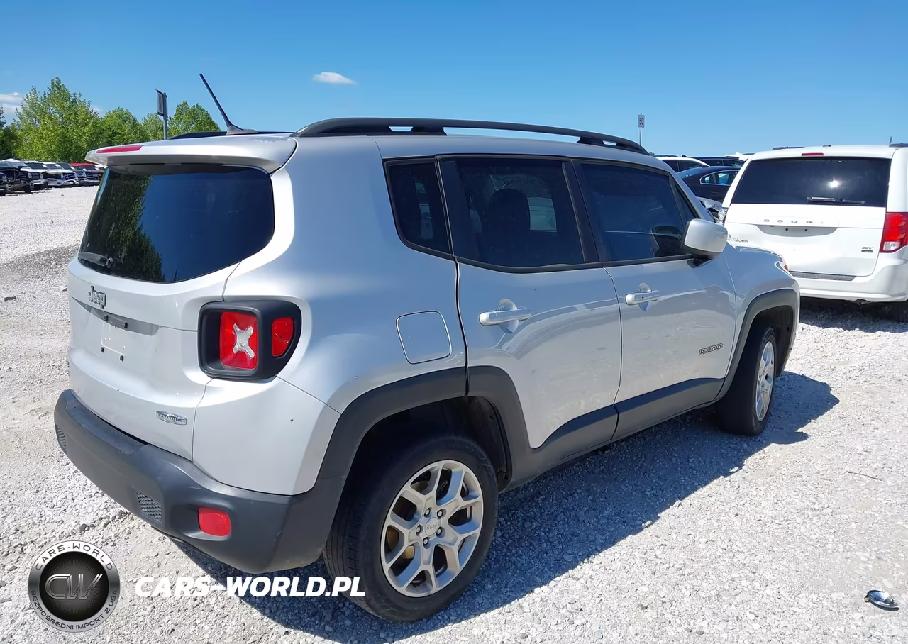 2017 Jeep Renegade Latitude 4X4 VIN:ZACCJBBB0HPF96334 - 4