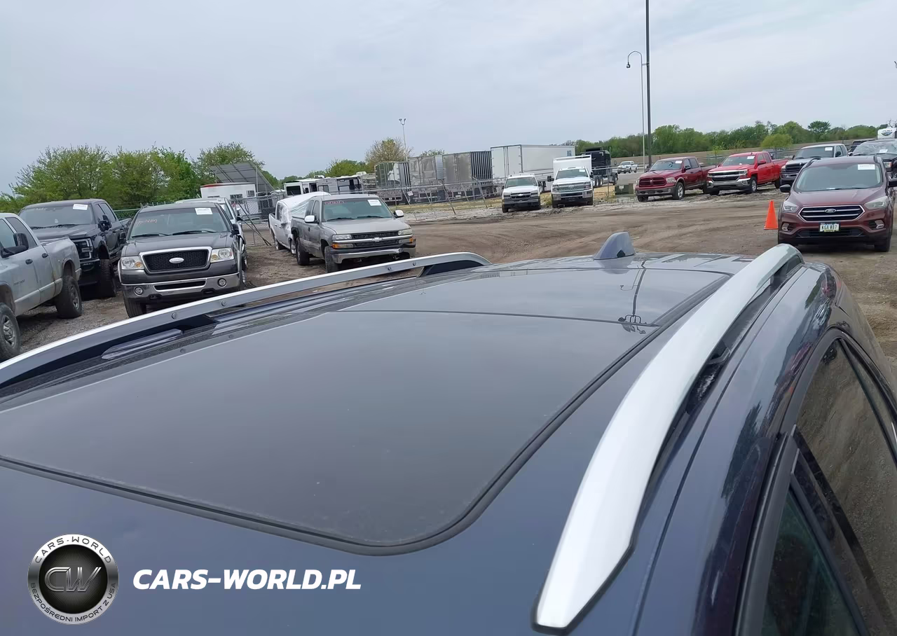 2018 Chevrolet Equinox Premier VIN:3GNAXVEV3JL384529 - 17